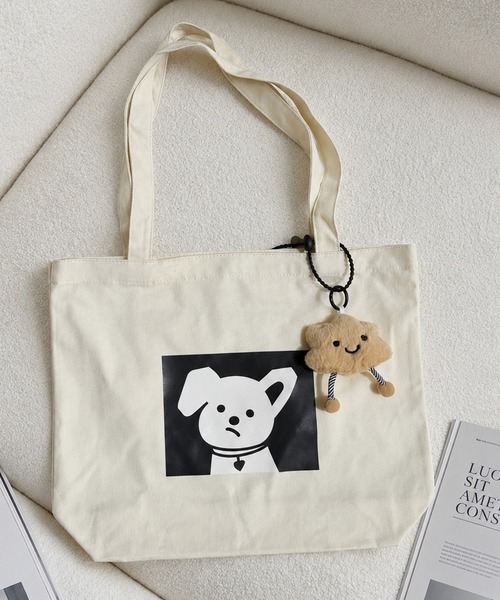 NOLITA LABORATORY(ノリータラボラトリー)の「【 NOLITA / ノリータ 】チャーム付き キャンバストートバッグ(トートバッグ・レディース・イエロー/ベージュ/ホワイト/グリーン/ホワイト系その他3/ホワイト系その他2・FREE)」の3枚目の写真