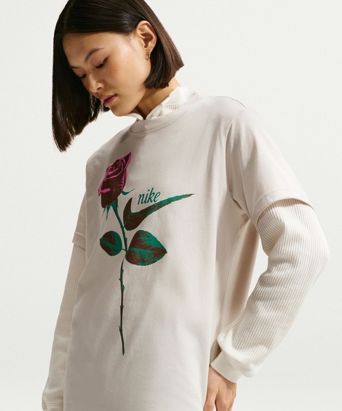 NIKE(ナイキ)の「NIKE W NSW CLASSIC ST2 TEE IR7827(Tシャツ/カットソー・メンズ・グレー/ブラック・S/M)」の3枚目の写真
