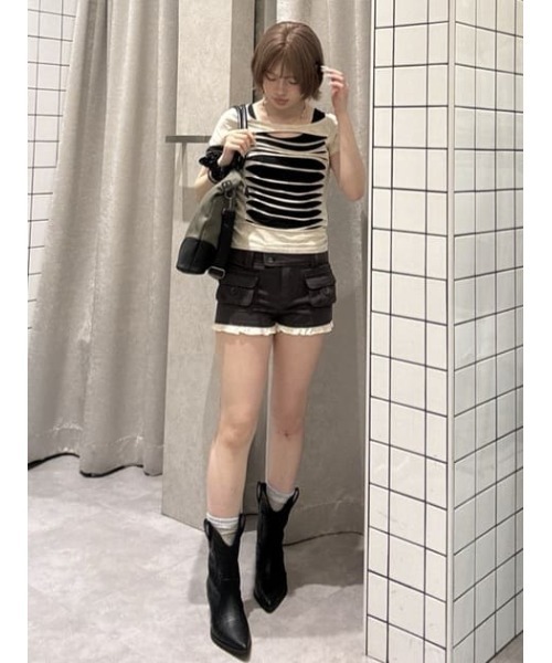 LAGUA GEM(ラグアジェム)の「FRILL COMPACT ショートパンツ(その他パンツ・レディース・チャコールグレー/ブラック/カーキ・X-SMALL/SMALL/MEDIUM)」の21枚目の写真
