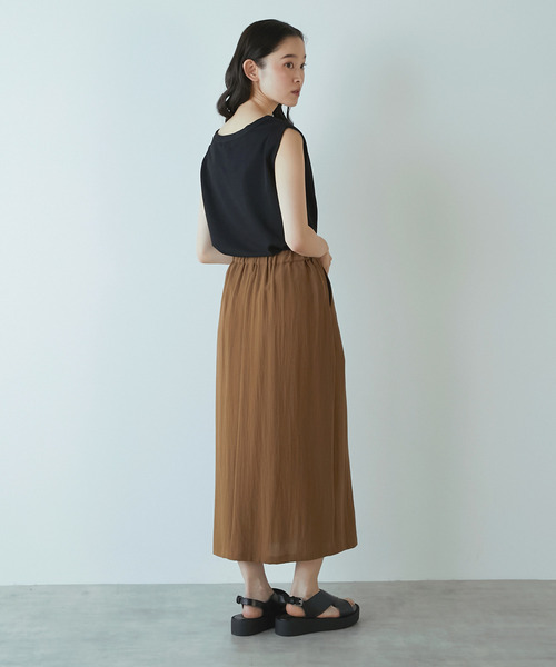 LOGEMENT DE CLAIRE(ロジュモンドクレール)の「釦ナロースカート(スカート・レディース・ブラック/キャメル/ベージュ・2/3)」の5枚目の写真