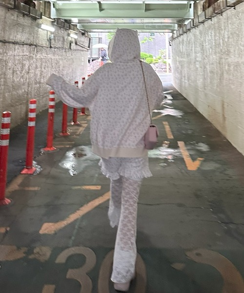 Alley Tokyo(アリートーキョー)の「ネコ耳パーカーとフリフリショーパンのセット(パーカー・レディース・グレー/オフホワイト/ピンク・FREE)」の17枚目の写真