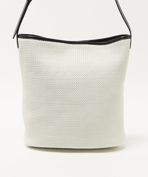 BEAUTY&YOUTH UNITED ARROWS(ビューティーアンドユースユナイテッドアローズ)の「ウーブン メッシュ バケット ショルダー バッグ(ショルダーバッグ・メンズ・ブラック・FREE)」の3枚目の写真