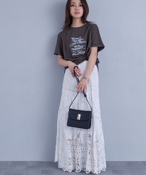murea(ミュレア)の「スカーフ付き手書き風ロゴプリント半袖Tシャツ(Tシャツ/カットソー・レディース・チャコールグレー/グレー/ホワイト・FREE)」の19枚目の写真