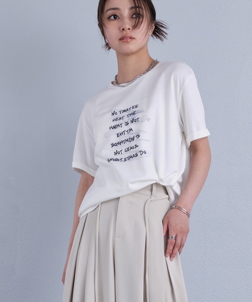 murea(ミュレア)の「スカーフ付き手書き風ロゴプリント半袖Tシャツ(Tシャツ/カットソー・レディース・チャコールグレー/グレー/ホワイト・FREE)」の7枚目の写真