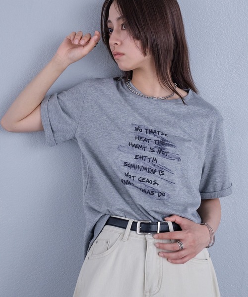 murea(ミュレア)の「スカーフ付き手書き風ロゴプリント半袖Tシャツ(Tシャツ/カットソー・レディース・チャコールグレー/グレー/ホワイト・FREE)」の11枚目の写真