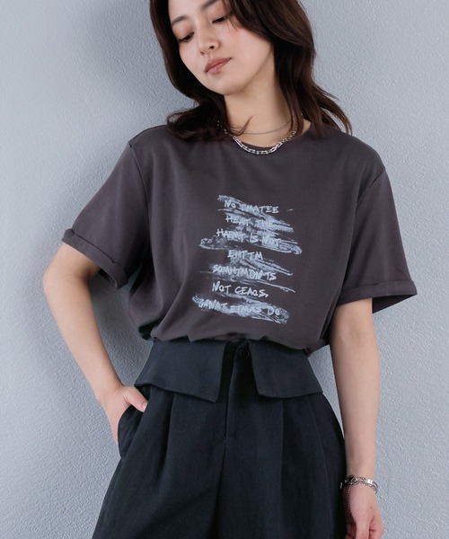 murea(ミュレア)の「スカーフ付き手書き風ロゴプリント半袖Tシャツ(Tシャツ/カットソー・レディース・チャコールグレー/グレー/ホワイト・FREE)」の17枚目の写真