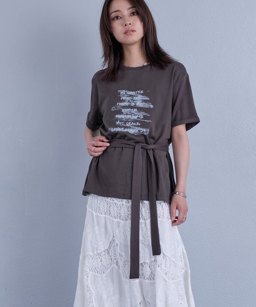 murea(ミュレア)の「スカーフ付き手書き風ロゴプリント半袖Tシャツ(Tシャツ/カットソー・レディース・チャコールグレー/グレー/ホワイト・FREE)」の18枚目の写真