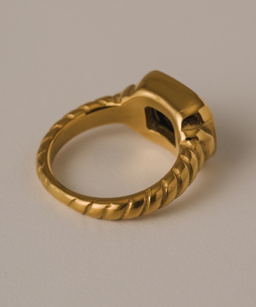 muku(ムク)の「RING/BLACK SQUARE STONE(リング・レディース・シルバー/ゴールド・11/17)」の21枚目の写真
