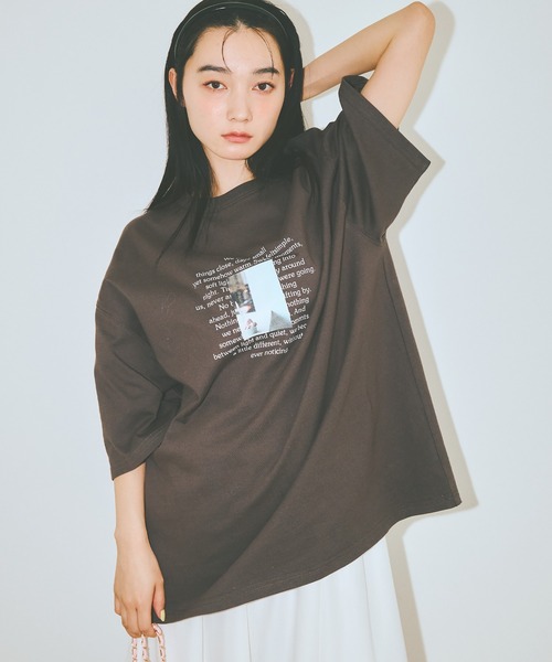 COLORME(カラーミー)の「【AKB48 伊藤百花 着用】ビックシルエット フォトTシャツ【ユニセックス】(Tシャツ/カットソー・レディース・チャコール/ホワイト・FREE)」の4枚目の写真