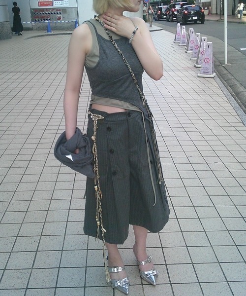 Never mind the XU / Chikashitsu+（ネバーマインド ザ エックスユー / チカシツプラス）の「【Nerd out XU】seven point stripe wide leg pants / 【ナードアウトエックスユー】セブンポイントストライプワイドレッグパンツ＜着用動画あり＞（スラックス・メンズ・グレー/ブラック・M）」の3枚目の写真