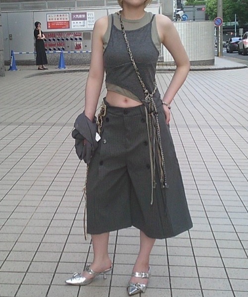 Never mind the XU / Chikashitsu+（ネバーマインド ザ エックスユー / チカシツプラス）の「【Nerd out XU】seven point stripe wide leg pants / 【ナードアウトエックスユー】セブンポイントストライプワイドレッグパンツ＜着用動画あり＞（スラックス・メンズ・グレー/ブラック・M）」の12枚目の写真