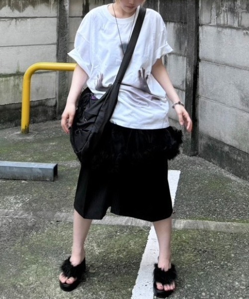 Never mind the XU / Chikashitsu+（ネバーマインド ザ エックスユー / チカシツプラス）の「【Nerd out XU】seven point stripe wide leg pants / 【ナードアウトエックスユー】セブンポイントストライプワイドレッグパンツ＜着用動画あり＞（スラックス・メンズ・グレー/ブラック・M）」の15枚目の写真