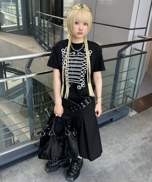 Never mind the XU / Chikashitsu+（ネバーマインド ザ エックスユー / チカシツプラス）の「【Nerd out XU】seven point stripe wide leg pants / 【ナードアウトエックスユー】セブンポイントストライプワイドレッグパンツ＜着用動画あり＞（スラックス・メンズ・グレー/ブラック・M）」の22枚目の写真