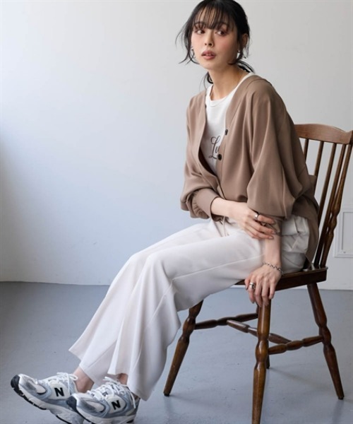 nissen（ニッセン）の「【しわシャキ】裾スリットシャツカーディガン（防しわ・形態安定・接触冷感・UVカット）＜大きいサイズ有＞（カーディガン/ボレロ・レディース・チャコール/ホワイト/モカ・3L/S/M/L/LL）」の5枚目の写真