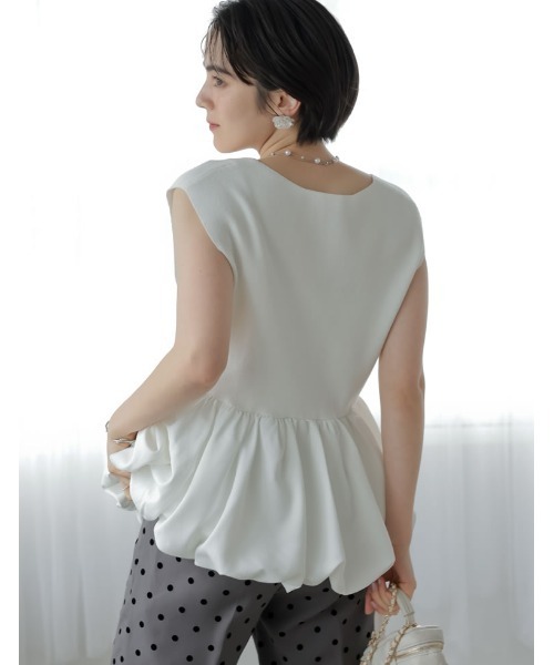 MEISM（ミズム）の「[2026 SUMMER COLLECTION][MEISM by Re:EDIT][MEISM by Re:EDIT]バルーンペプラムドッキングニットトップス（ベスト・レディース・ブラック/アイボリー/ネイビー・LARGE/MEDIUM）」の9枚目の写真