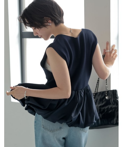 MEISM（ミズム）の「[2026 SUMMER COLLECTION][MEISM by Re:EDIT][MEISM by Re:EDIT]バルーンペプラムドッキングニットトップス（ベスト・レディース・ブラック/アイボリー/ネイビー・LARGE/MEDIUM）」の13枚目の写真