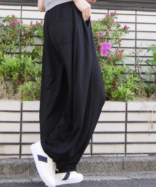 DISKEEN SURE(ディスキーンシュアー)の「【ライトオンスで夏におすすめ】2WAY裾スピンドル付 カーブワイドパンツ スウェットパンツ(スウェットパンツ・レディース・グレー/ベージュ/ブラック・FREE)」の19枚目の写真