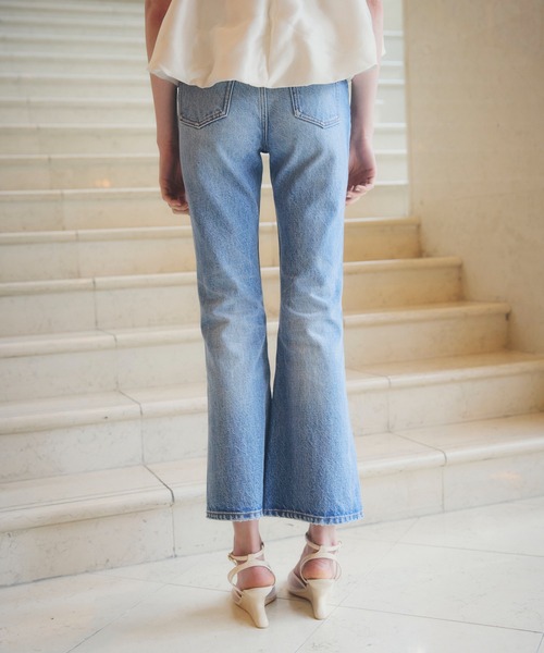 EIMY ISTOIRE(エイミーイストワール)の「STRECH FLARE DENIM(デニムパンツ・レディース・ブルー/ライトブルー・23/22/25/24)」の5枚目の写真