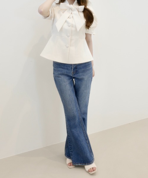 EIMY ISTOIRE(エイミーイストワール)の「STRECH FLARE DENIM(デニムパンツ・レディース・ブルー/ライトブルー・23/22/25/24)」の9枚目の写真