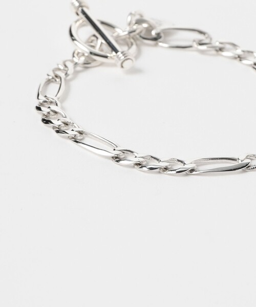 BEAMS(ビームス)の「XOLO / Figaro Link Bracelet(ブレスレット・メンズ・シルバー・ONE SIZE)」の2枚目の写真