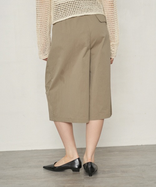 uchi.(ウチ)の「ウエストベルト付きバルーンハーフパンツ(その他パンツ・レディース・ブラック/ベージュ・MEDIUM/LARGE)」の18枚目の写真