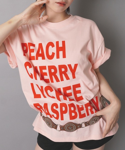 SPINNS(スピンズ)の「カラフル半袖Tシャツ/メッセージロゴ/ストリート女子(Tシャツ/カットソー・レディース・イエロー/ブルー/ブラック/ピンク/オフホワイト・ONESIZE)」の19枚目の写真