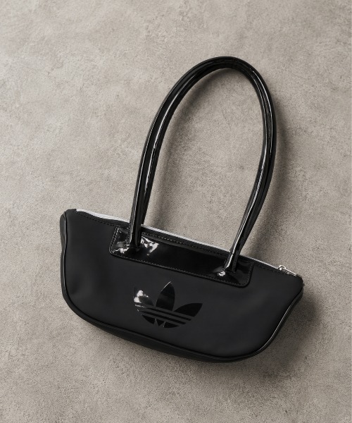 adidas(アディダス)の「【adidas/アディダス】合皮ボウリングバッグ(ショルダーバッグ・レディース・ベージュ/ブラック・ONESIZE)」の2枚目の写真