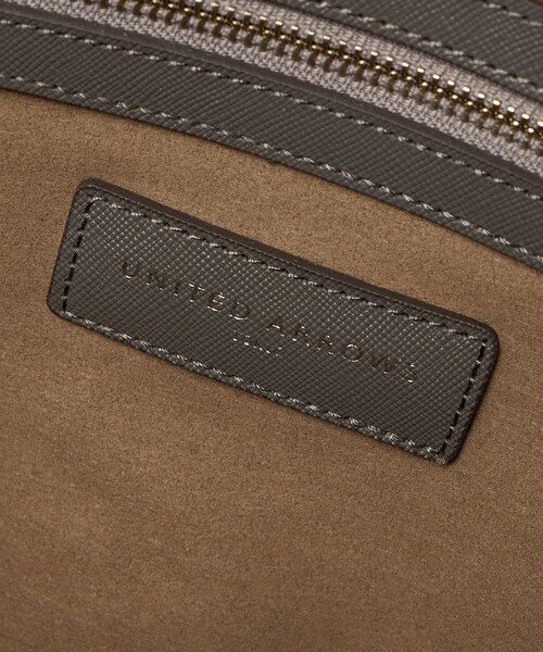 UNITED ARROWS（ユナイテッドアローズ）の「レザー ラウンド ブリーフケース（ビジネスバッグ・メンズ・ブラック/グレー系・FREE）」の19枚目の写真