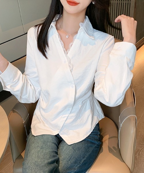 AMAJI(アマジ)の「Vネック 切替デザイン 長袖シャツ(シャツ/ブラウス・レディース・ホワイト・SMALL/MEDIUM/LARGE/X-LARGE)」の2枚目の写真
