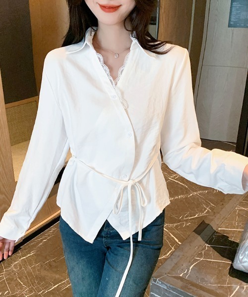 AMAJI(アマジ)の「Vネック 切替デザイン 長袖シャツ(シャツ/ブラウス・レディース・ホワイト・SMALL/MEDIUM/LARGE/X-LARGE)」の4枚目の写真