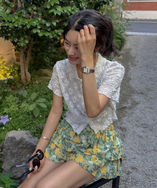 FAVORITO(ファヴォリート)の「パンチングレースフラワーブラウス(シャツ/ブラウス・レディース・ベージュ・F)」の13枚目の写真