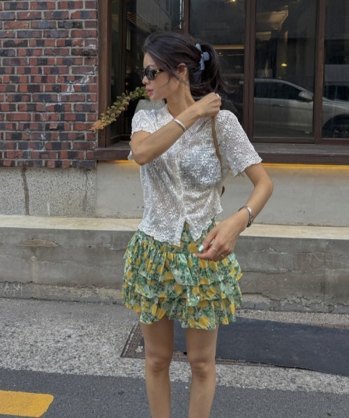 FAVORITO(ファヴォリート)の「パンチングレースフラワーブラウス(シャツ/ブラウス・レディース・ベージュ・F)」の21枚目の写真