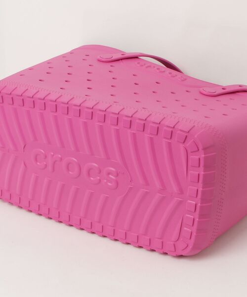 crocs（クロックス）の「クロックス crocs Crocs Classic Tote (Large)（トートバッグ・メンズ・チェリーピンク・ONE SIZE）」の6枚目の写真