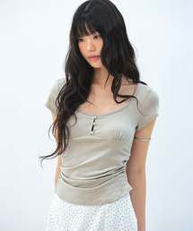 LIE MEQUE（リメーク）の「リボンタイ スクエアネック シャーリングTシャツ ベージュ（Tシャツ/カットソー）」