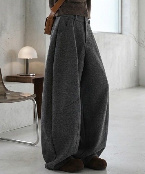 B.R.U(ブル)の「ワイドバルーンスラックス(その他パンツ・メンズ・ブラック/チャコールグレー・LARGE/MEDIUM)」の5枚目の写真
