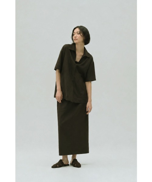 marjour(マージュール)の「EFFORTLESS AIRY OVER SHIRTS(シャツ/ブラウス・レディース・ブラック/ブラウン・M/L)」の4枚目の写真