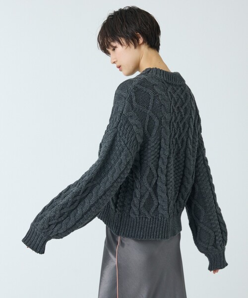 abahouse mavie(アバハウスマヴィ)の「【ベッキーコラボ】ケーブル編みニット(ニット/セーター・レディース・ブラウン/アイボリー/チャコールグレー・フリー)」の21枚目の写真