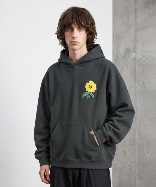 rehacer（レアセル）の「rehacer : Puff Flower HW Sweat Hoodie / パフ フラワー ヘヴィー ウエイト スウェット フーディー（パーカー・メンズ・ブラック/ワイン/ネイビー/グリーン・SMALL/X-LARGE/LARGE/MEDIUM）」の2枚目の写真