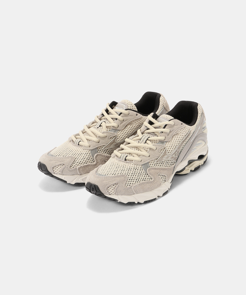 IENA(イエナ)の「《WEB/一部店舗限定》MIZUNO/ミズノ WAVE RIDER 10 スニーカー D1GA2611(スニーカー・レディース・チャコールグレー/ベージュ・24cm/23.5cm/23cm/24.5cm)」の2枚目の写真