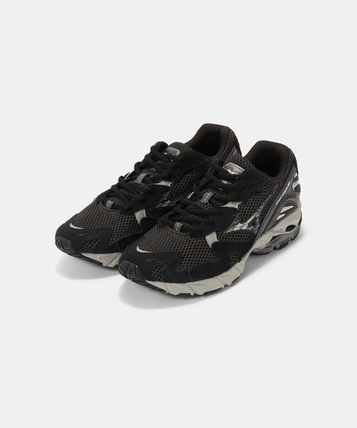 IENA(イエナ)の「《WEB/一部店舗限定》MIZUNO/ミズノ WAVE RIDER 10 スニーカー D1GA2611(スニーカー・レディース・チャコールグレー/ベージュ・24cm/23.5cm/23cm/24.5cm)」の1枚目の写真