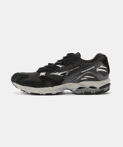 IENA(イエナ)の「《WEB/一部店舗限定》MIZUNO/ミズノ WAVE RIDER 10 スニーカー D1GA2611(スニーカー・レディース・チャコールグレー/ベージュ・24cm/23.5cm/23cm/24.5cm)」の3枚目の写真