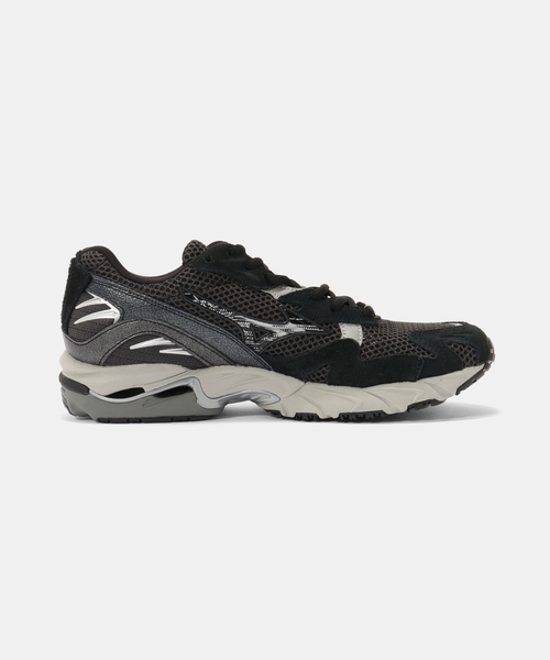 IENA(イエナ)の「《WEB/一部店舗限定》MIZUNO/ミズノ WAVE RIDER 10 スニーカー D1GA2611(スニーカー・レディース・チャコールグレー/ベージュ・24cm/23.5cm/23cm/24.5cm)」の5枚目の写真