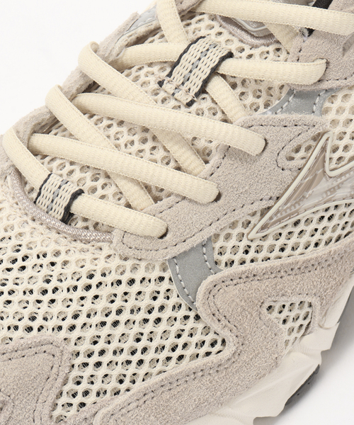 IENA(イエナ)の「《WEB/一部店舗限定》MIZUNO/ミズノ WAVE RIDER 10 スニーカー D1GA2611(スニーカー・レディース・チャコールグレー/ベージュ・24cm/23.5cm/23cm/24.5cm)」の10枚目の写真