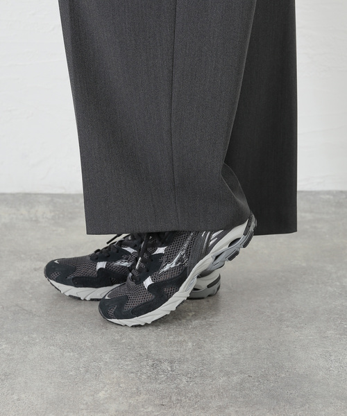 IENA(イエナ)の「《WEB/一部店舗限定》MIZUNO/ミズノ WAVE RIDER 10 スニーカー D1GA2611(スニーカー・レディース・チャコールグレー/ベージュ・24cm/23.5cm/23cm/24.5cm)」の12枚目の写真