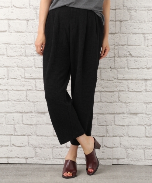 LEPSIM（レプシィム）の「カットワイドテーパードパンツ　724081（その他パンツ・レディース・ブラック/ネイビー・MEDIUM/LARGE）」の2枚目の写真