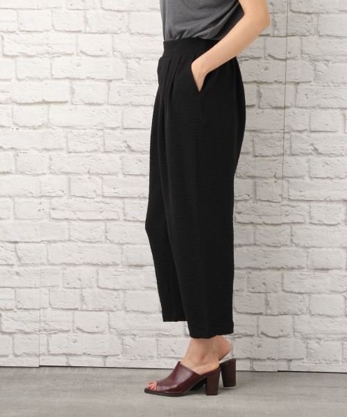 LEPSIM（レプシィム）の「カットワイドテーパードパンツ　724081（その他パンツ・レディース・ブラック/ネイビー・MEDIUM/LARGE）」の8枚目の写真
