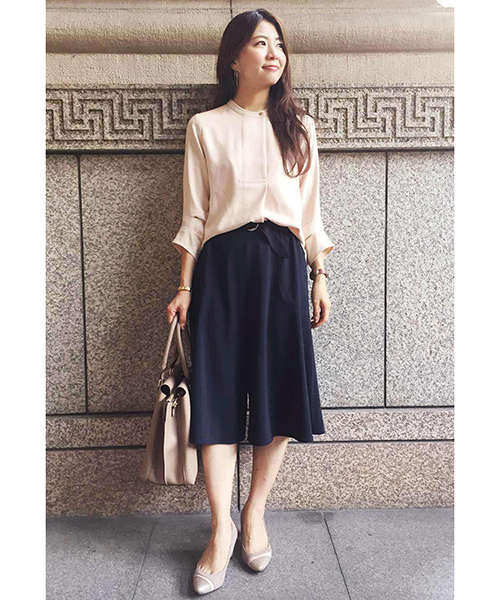 IEDIT（イディット）の「ＤＲＥＣＯ　ｂｙ　ＩＥＤＩＴ　とろみダブルクロス素材で上品に仕立てた　マーメイドミディスカンツ（スカート・レディース・キャメル/ネイビー・LARGE/X-LARGE/SMALL/XX-LARGE/MEDIUM）」の18枚目の写真