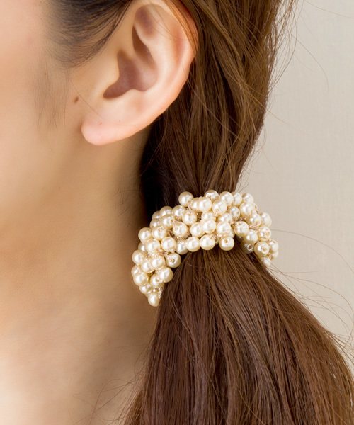 florist（フローリスト）の「ぐるっと小粒パールヘアゴム（ヘアゴム・レディース・ゴールド/ライトパープル/ピンク/ネイビー/ブラック/オフホワイト/クリーム/モカ/ブラウン/レッド/オレンジ/シルバー・FREE）」の7枚目の写真