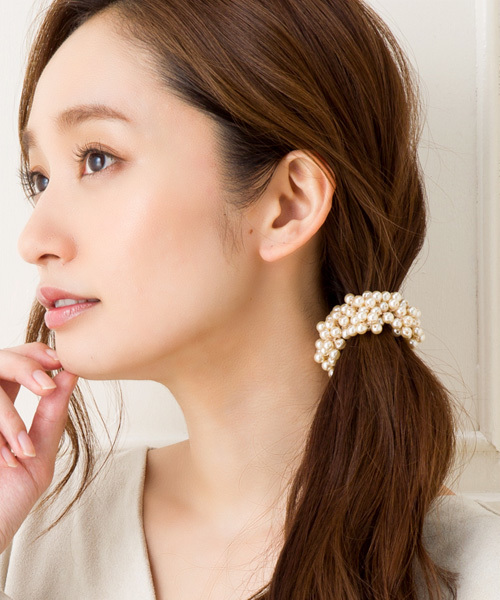 florist（フローリスト）の「ぐるっと小粒パールヘアゴム（ヘアゴム・レディース・ゴールド/ライトパープル/ピンク/ネイビー/ブラック/オフホワイト/クリーム/モカ/ブラウン/レッド/オレンジ/シルバー・FREE）」の13枚目の写真