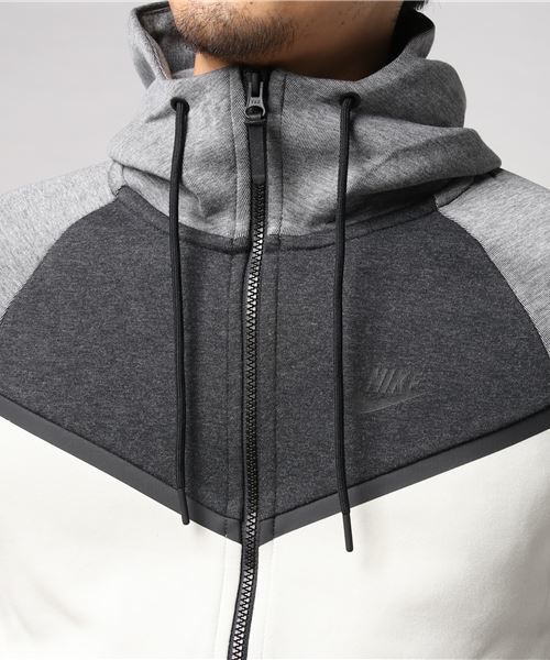 NIKE SPORTSWEAR（ナイキスポーツウェアー）の「ナイキ テック